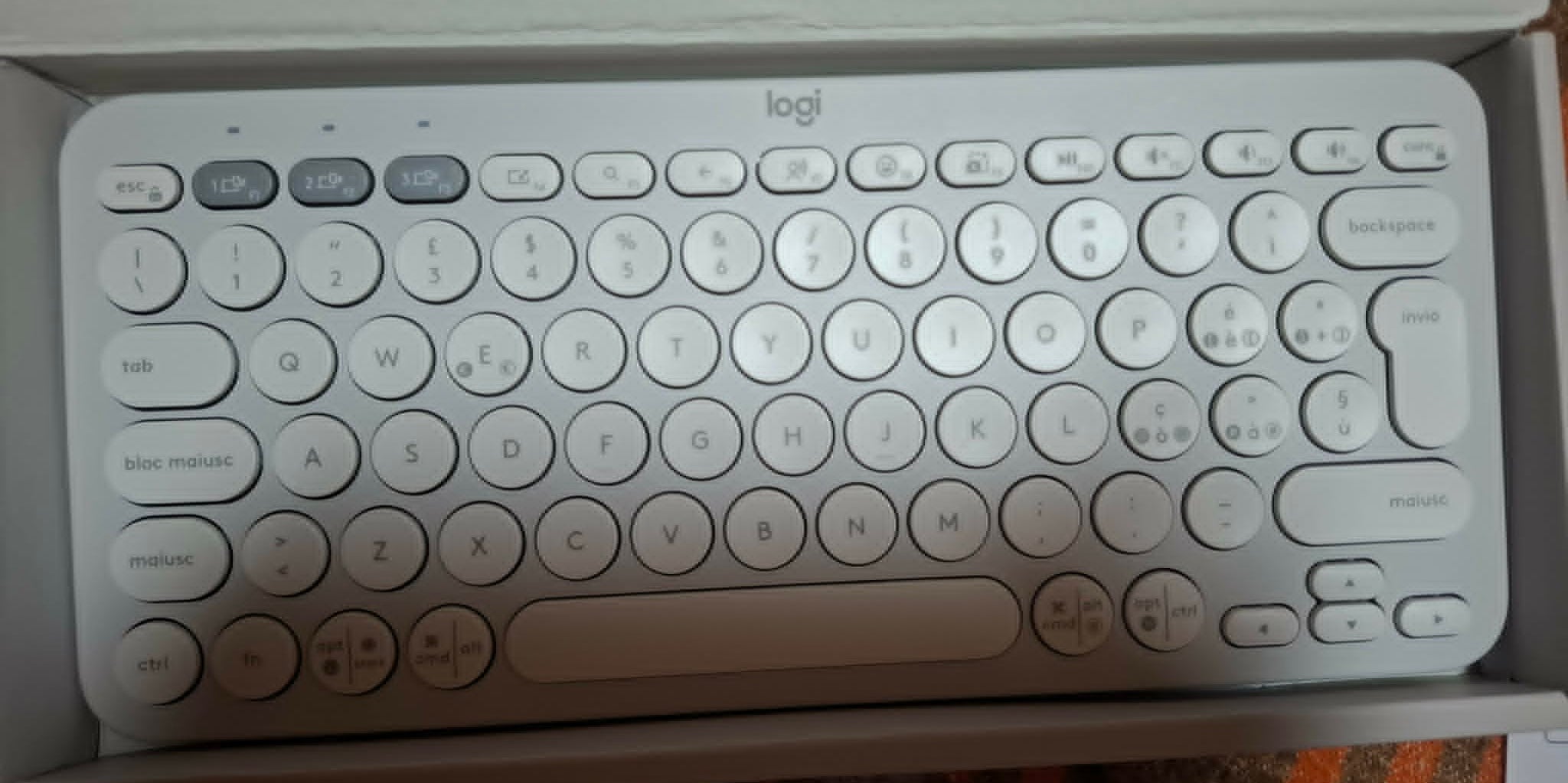 Tastatura Logitech PEBBLE KEYS 2 K380s Alb