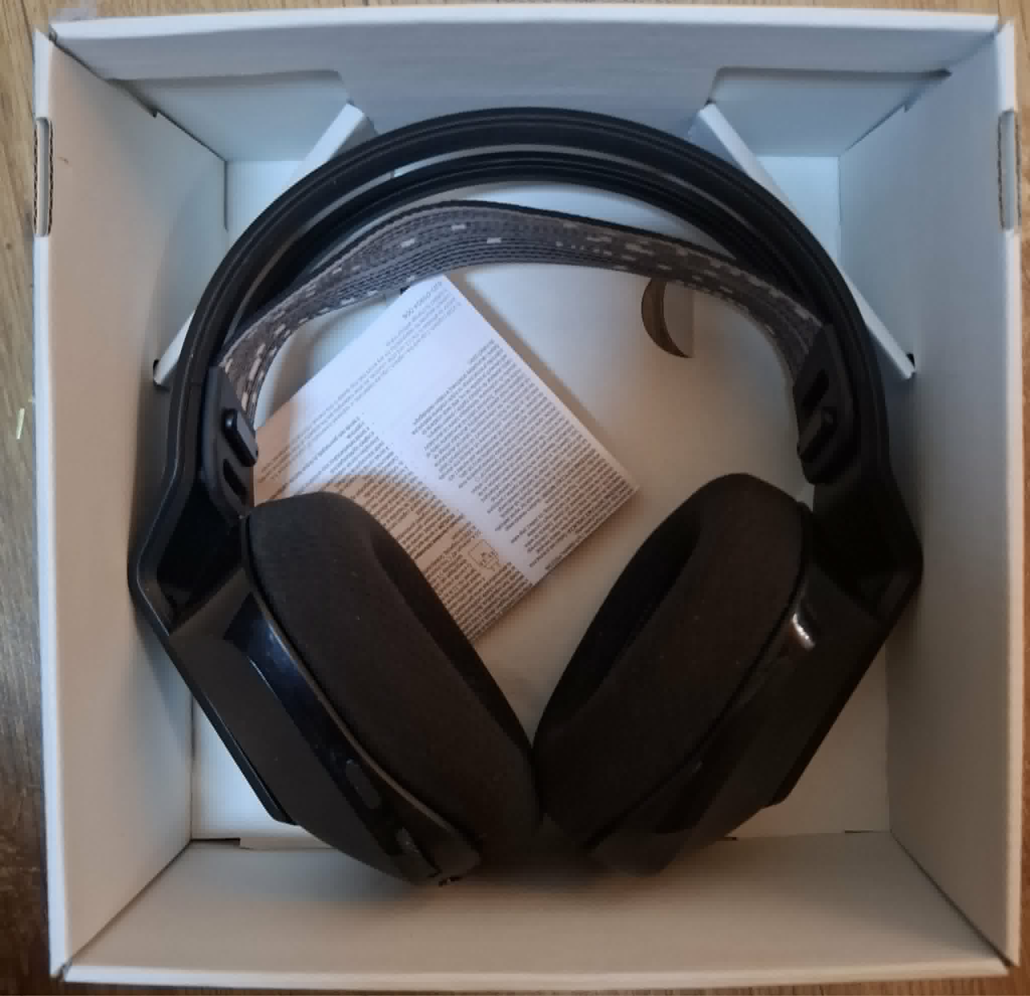 Casti Logitech G733