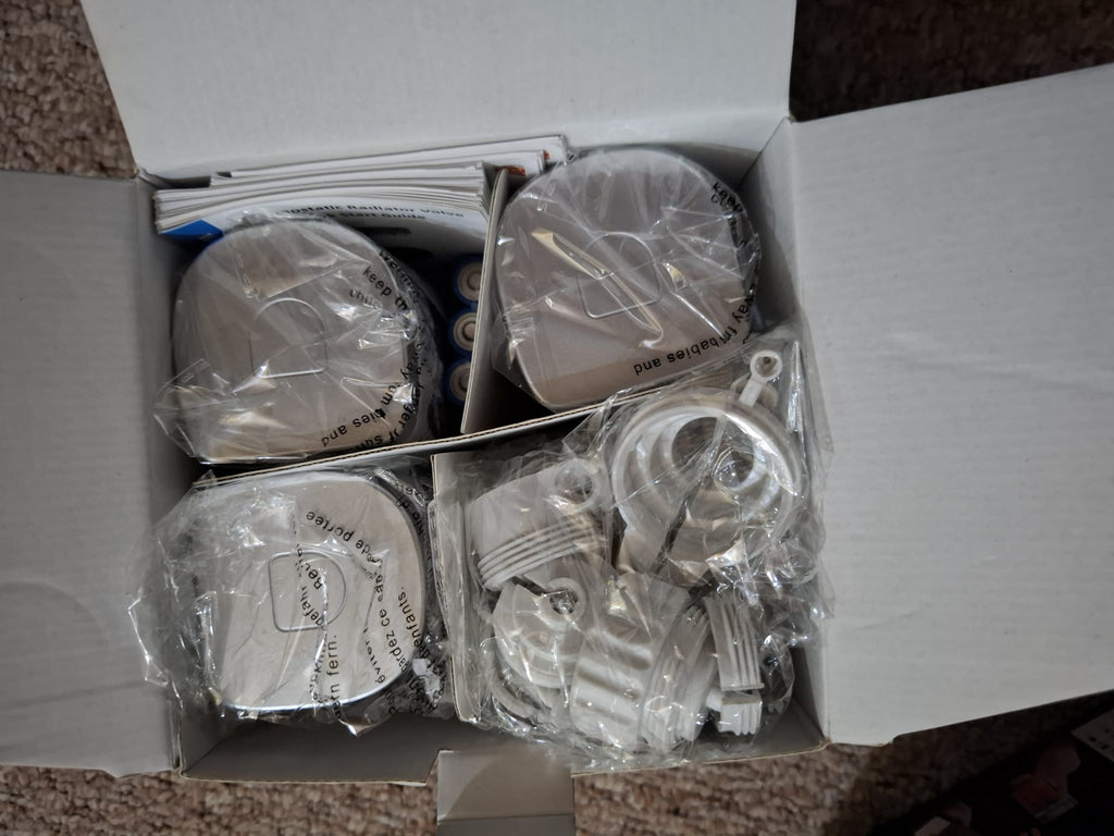 Termostat inteligent pentru radiator SALCAR TRV801W