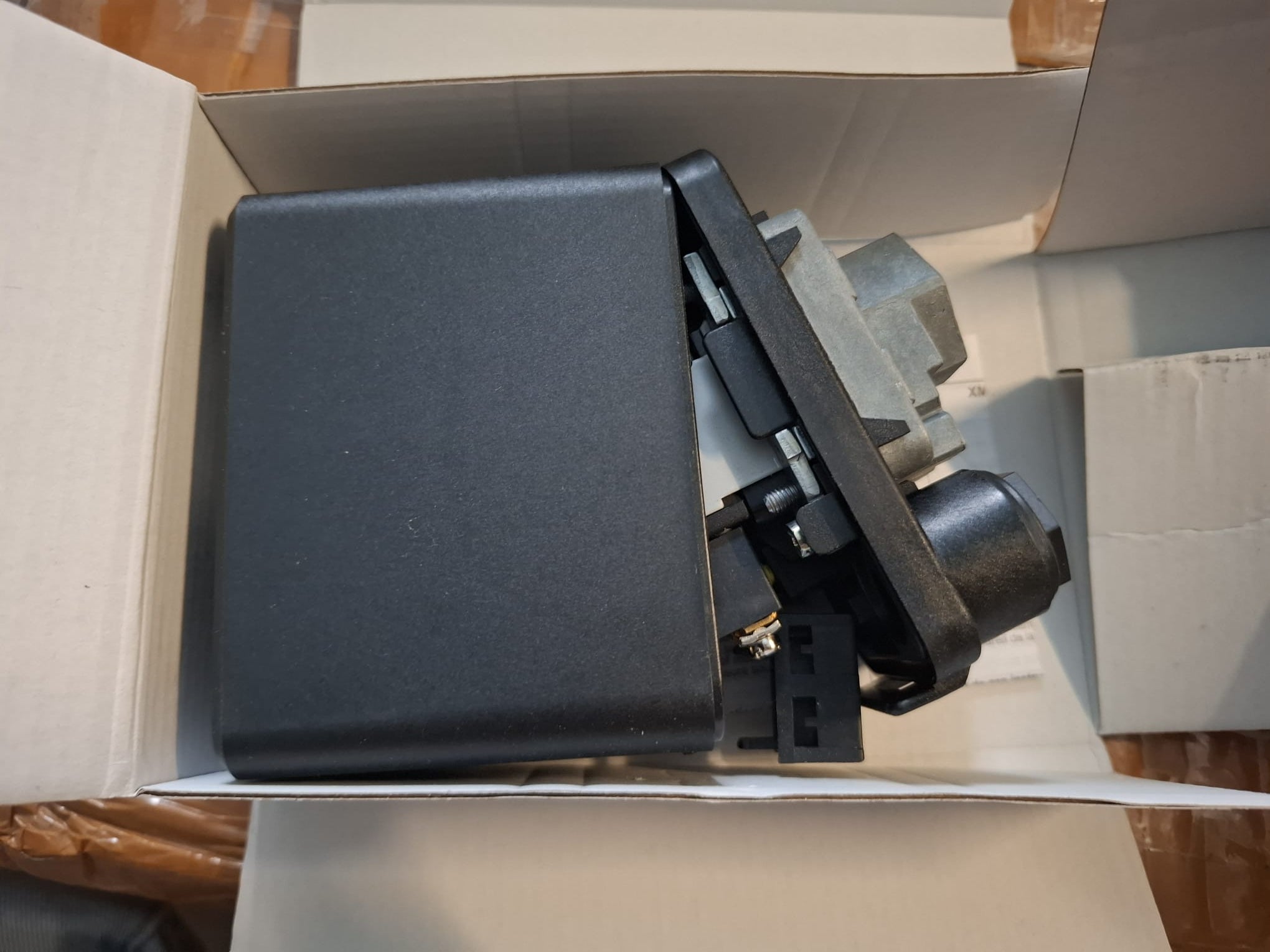 Presostat Hidrofor Compresor Telemecanique Schneider XMXA12L2135 1.3-12 Bar