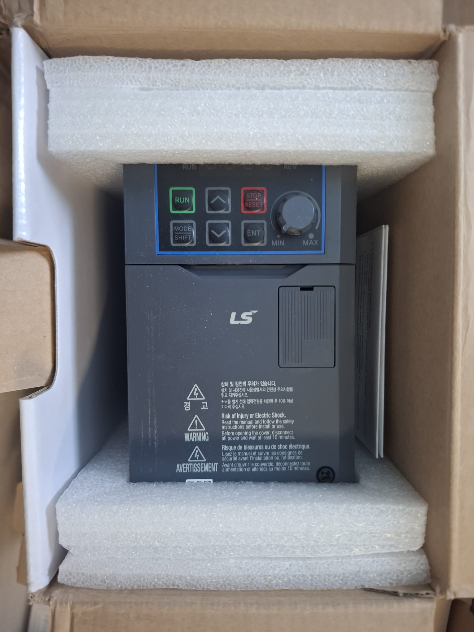 Invertor Convertizor Frecventa LS Electric 0.75kW 380V LSLV0008G100-4EOFN
