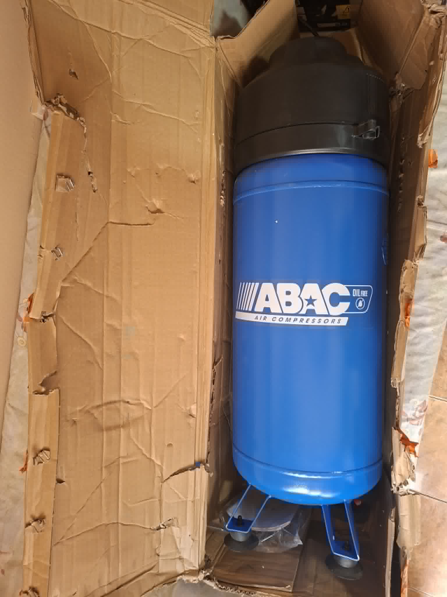 Compresor profesional portabil ABAC, 10 bari, Oil-Free (Fără Ulei)