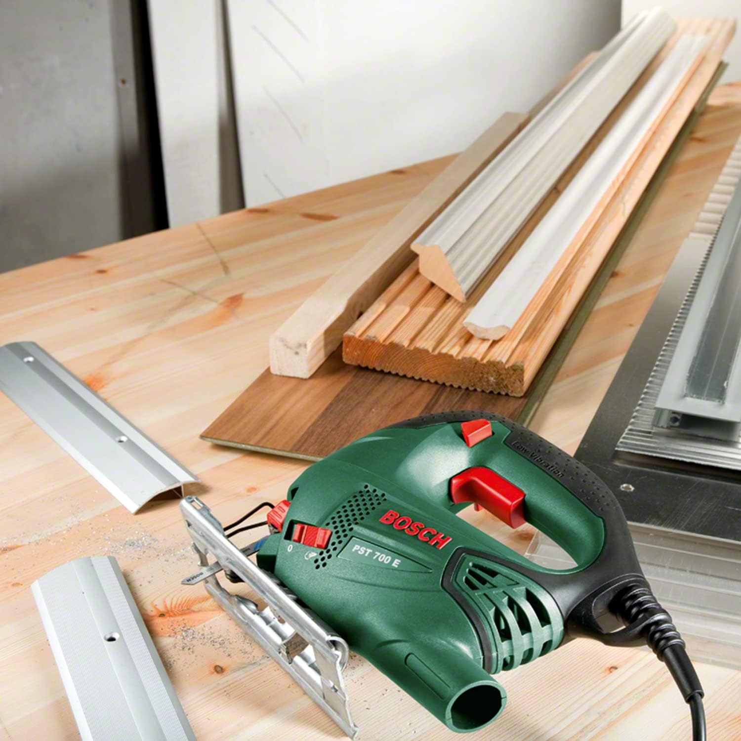 Bosch Fierăstrău pendular electric PST 700 E
