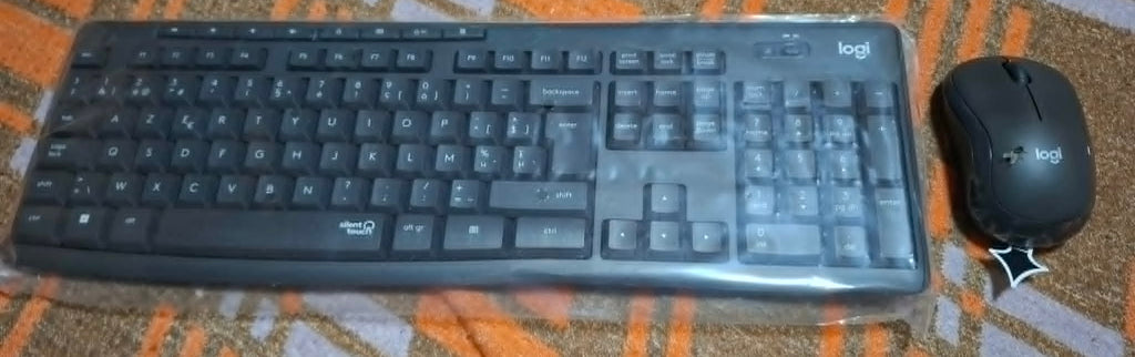 Tastatura Logitech Silent Wireless Combo MK295