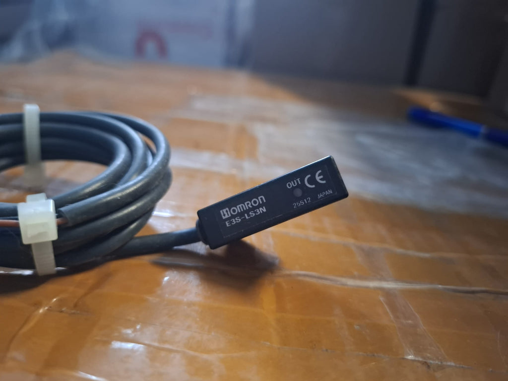 Senzor Fotoelectric Omron E3S-LS3N NPN 12-24VDC Nivel / Presiuni