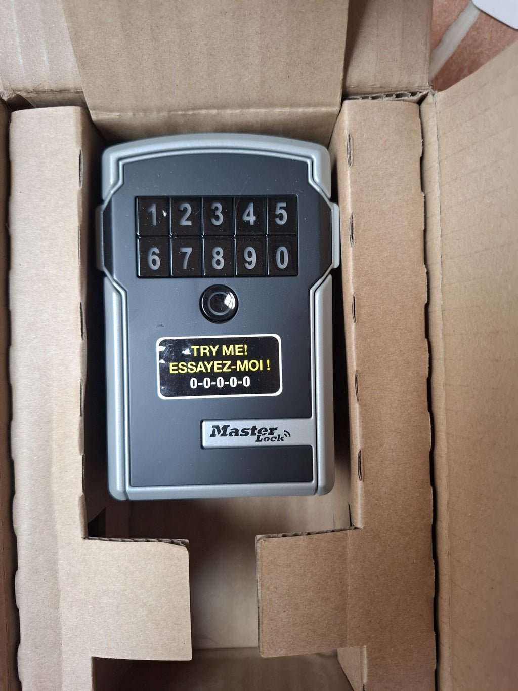 Caseta Seif Smart Chei Bluetooth Master Lock 5441EURD Outdoor