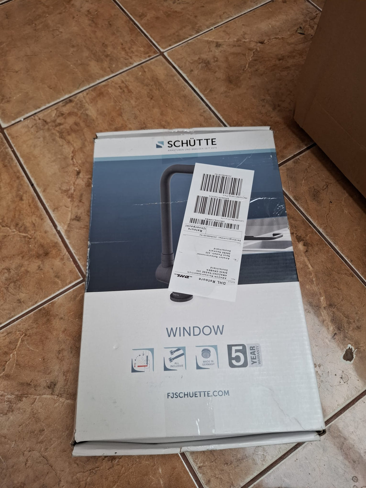 Schutte WINDOW 24556 – baterie bucătărie rabatabilă pentru chiuvetă sub fereastră