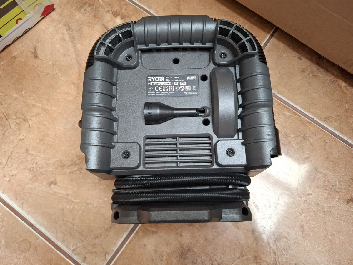 Compresor auto portabil digital Ryobi RMIL8-0