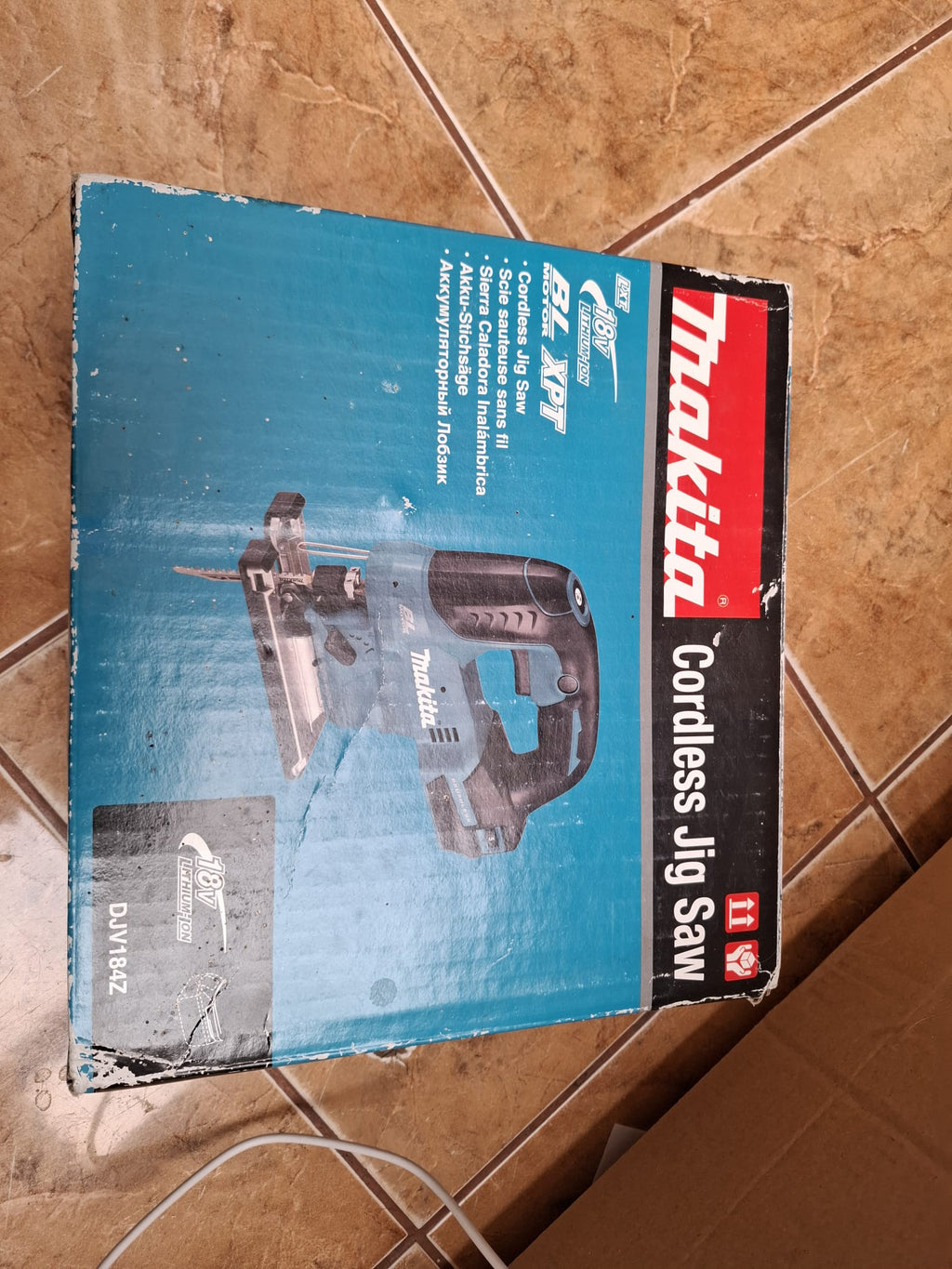 Fierăstrău pendular cu acumulator Makita DJV184Z, 18V