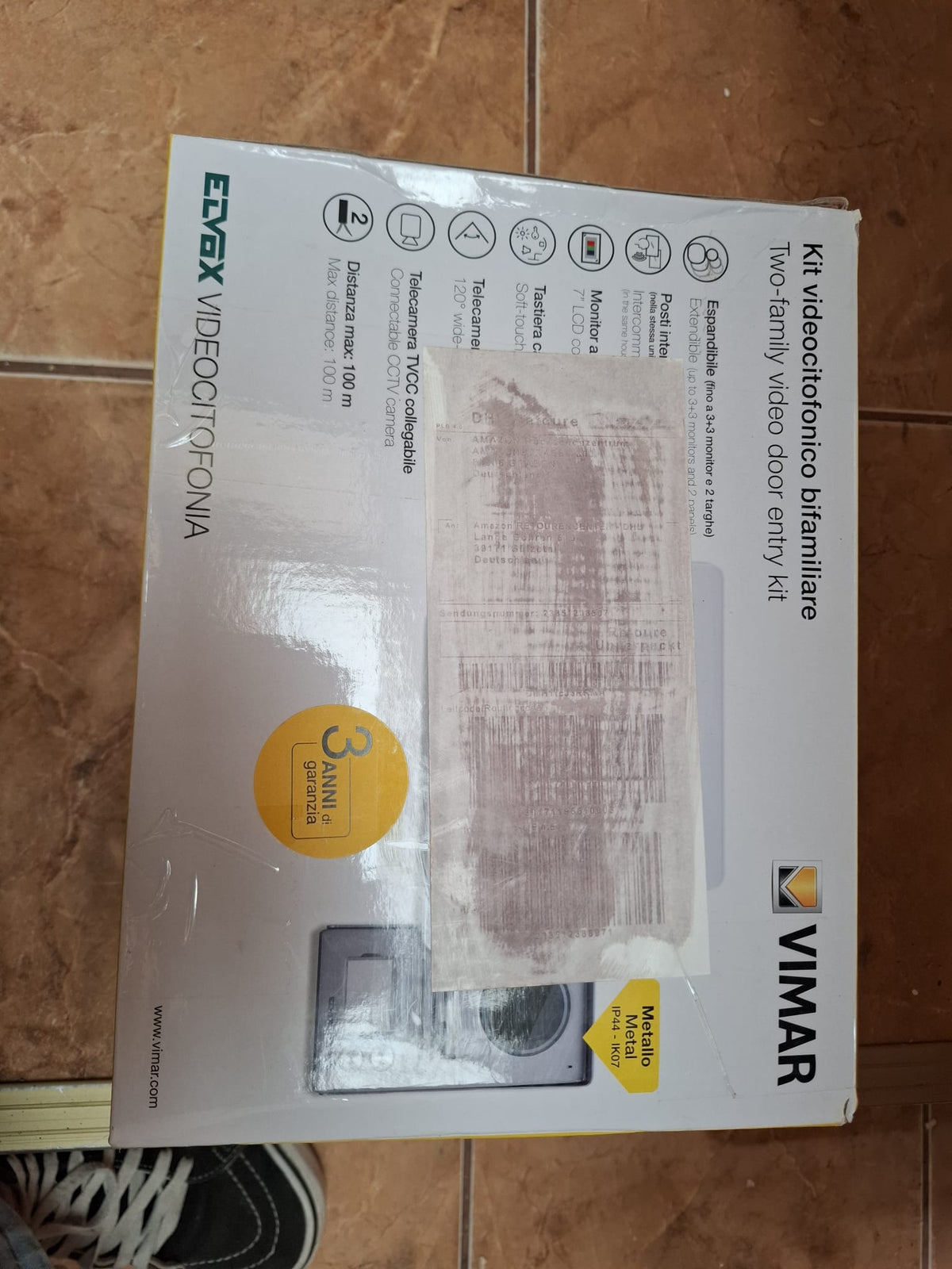 Kit videointerfon bifamilial Vimar Elvox K40911, 2 monitoare 7"