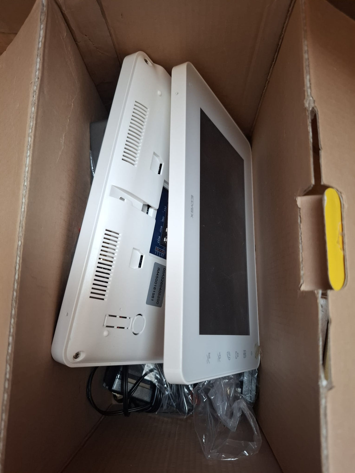 Kit videointerfon bifamilial Vimar Elvox K40911, 2 monitoare 7"