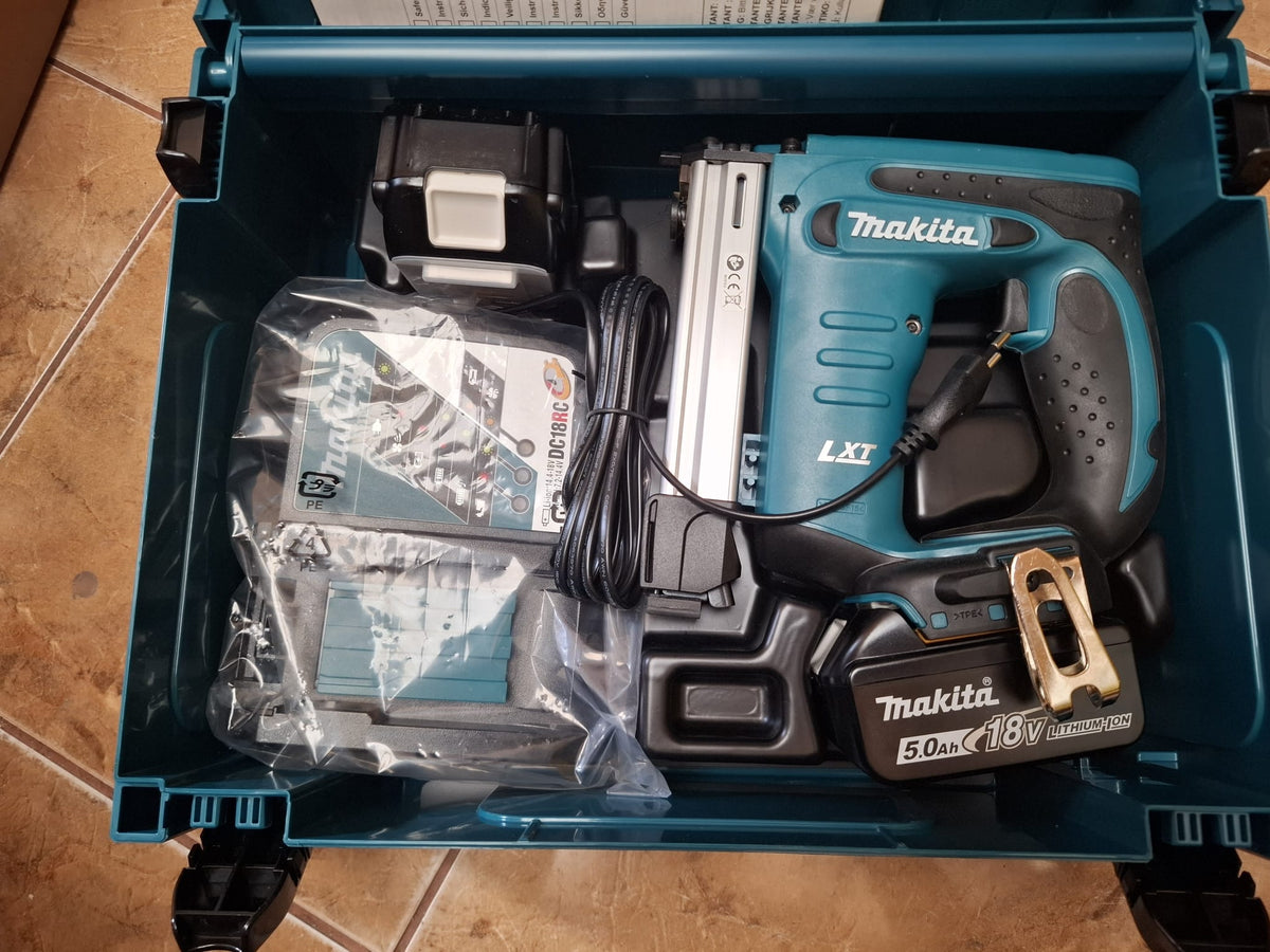Capsator cu acumulator Makita DST221RTJ, 18V, 2x5.0Ah, MAKPAC