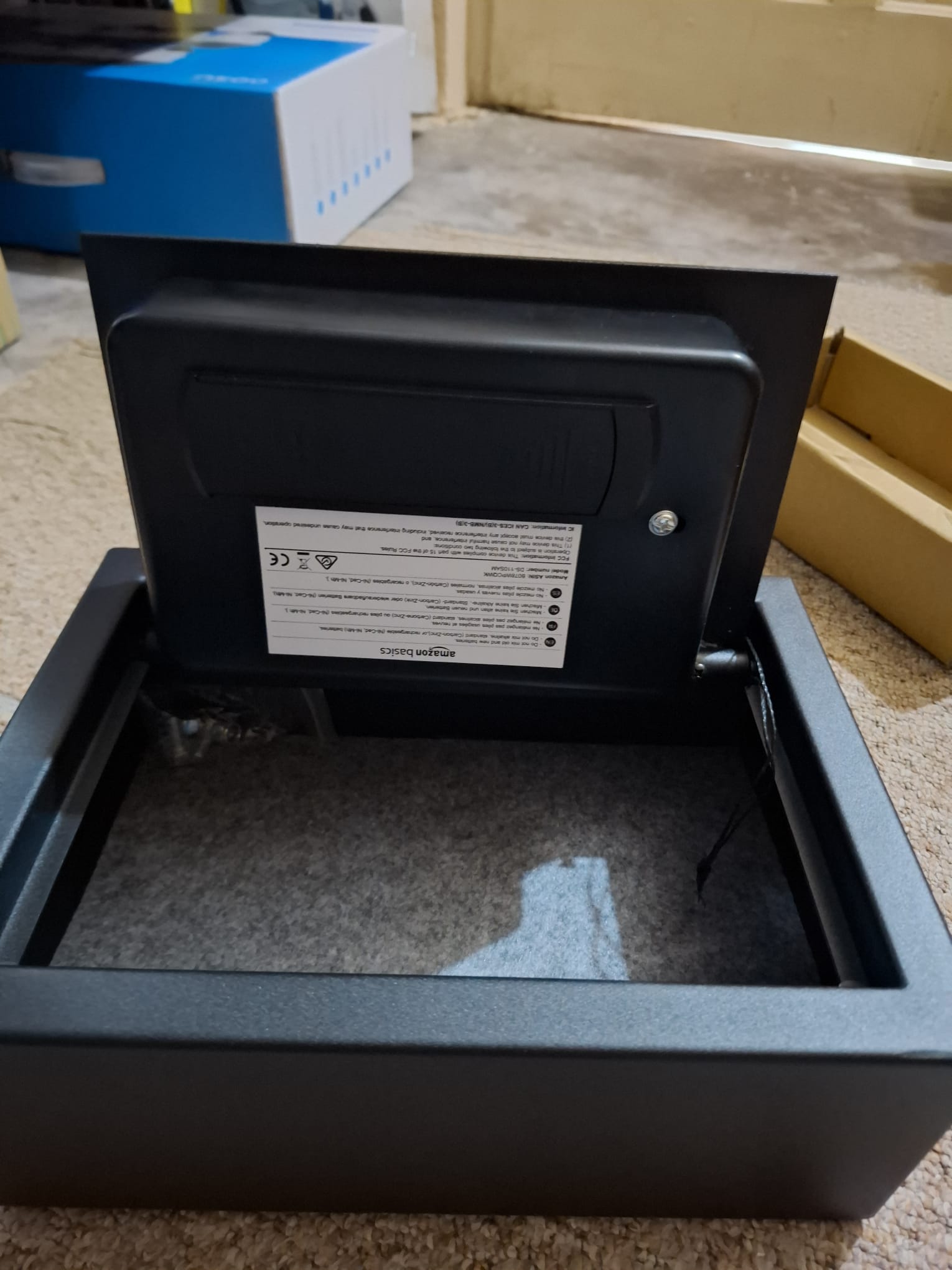 Seif mic Amazon Basics