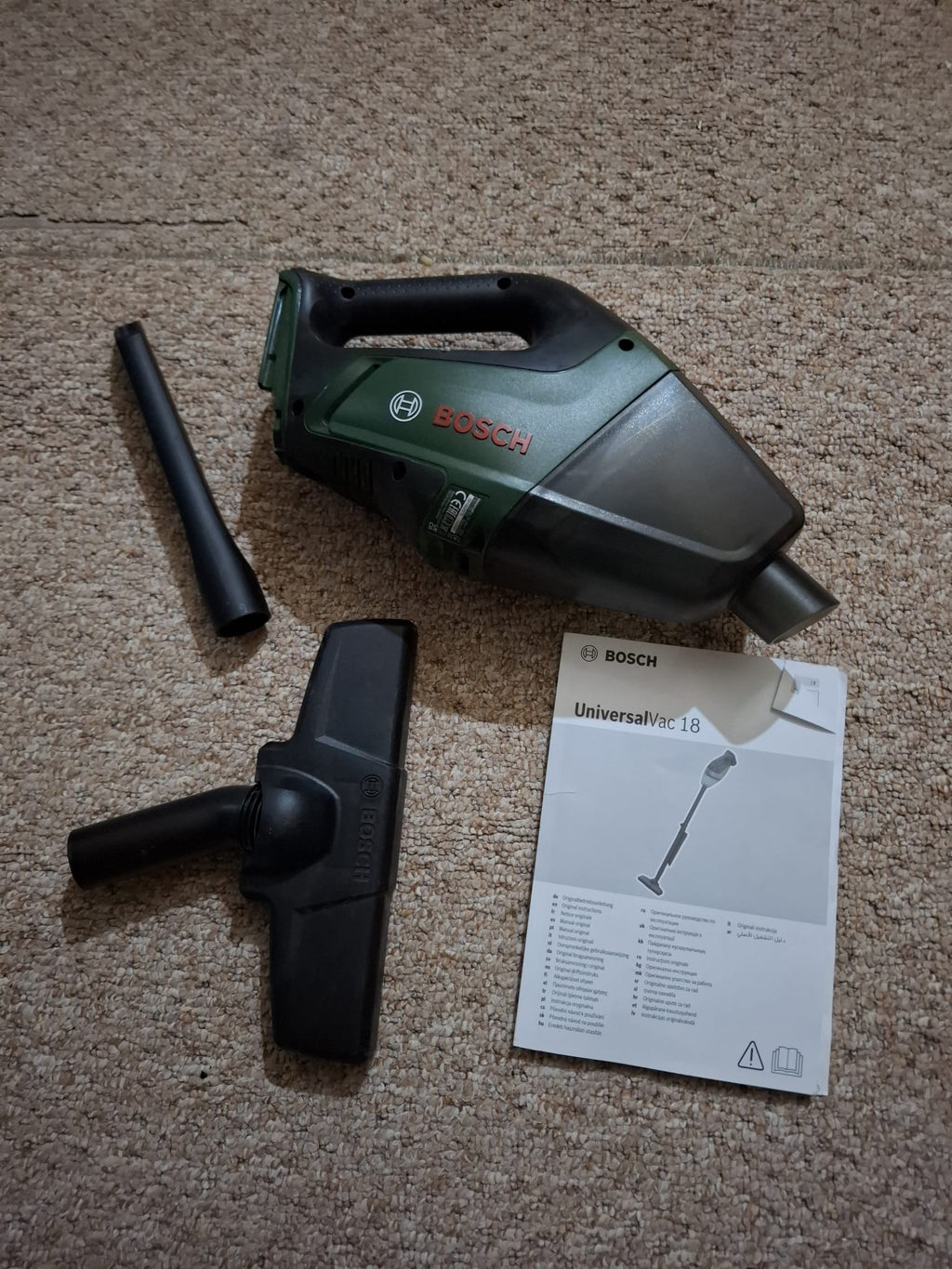 Aspirator de Mana pe Acumulator Bosch UniversalVac 18V Solo