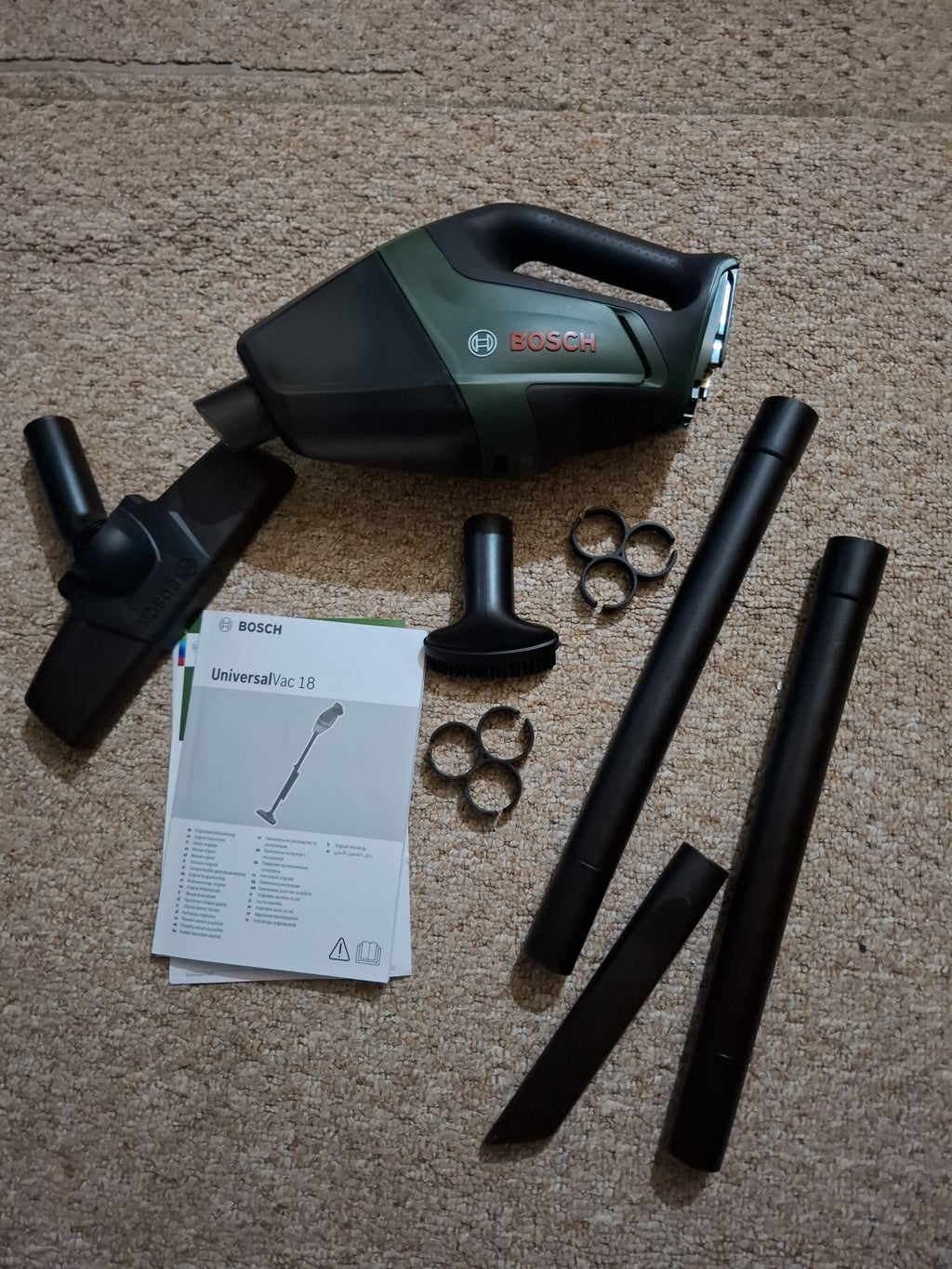 Aspirator de Mana pe Acumulator Bosch UniversalVac 18V Solo