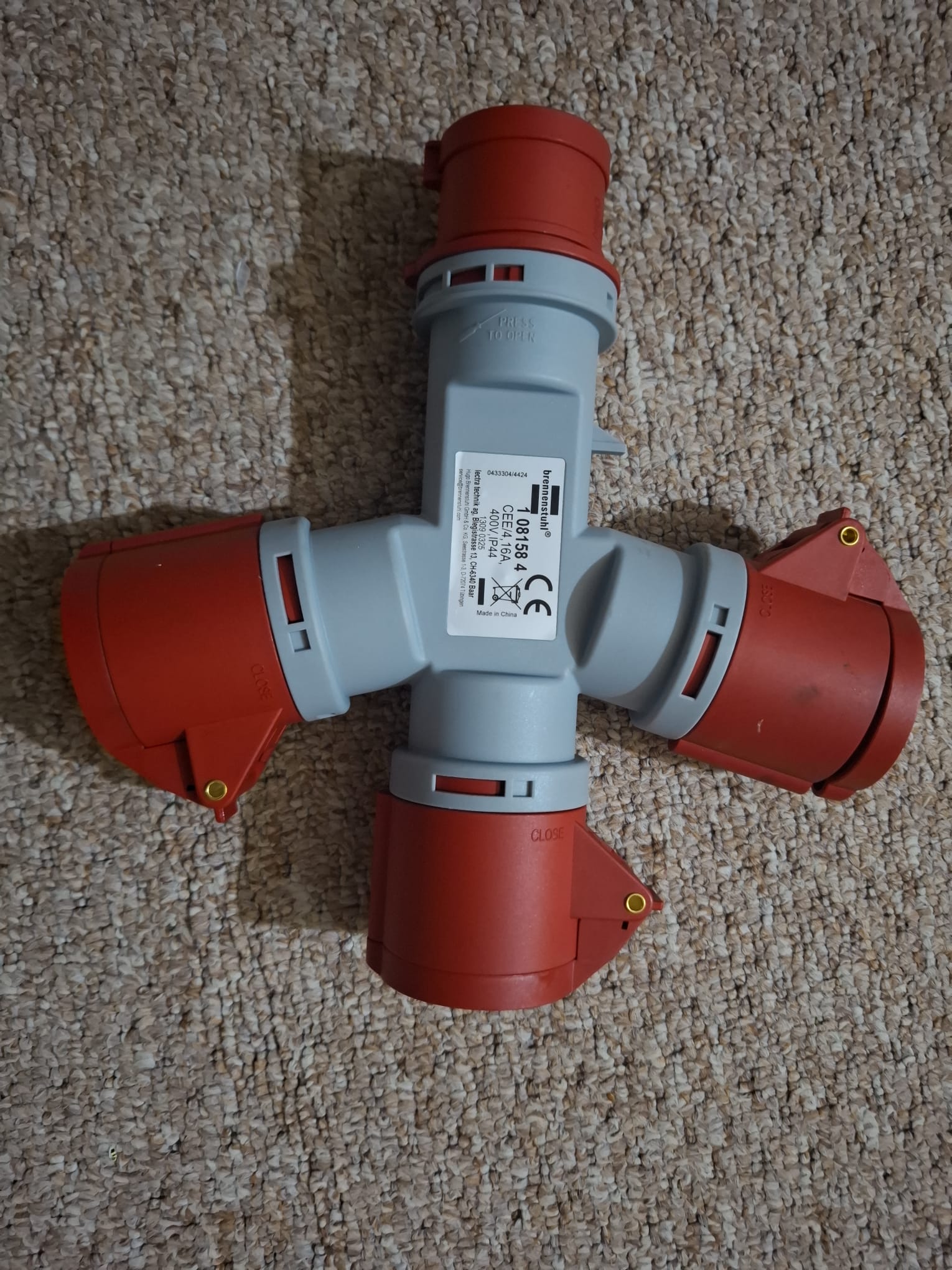 Distribuitor cu 3 căi Brennenstuhl 1081584