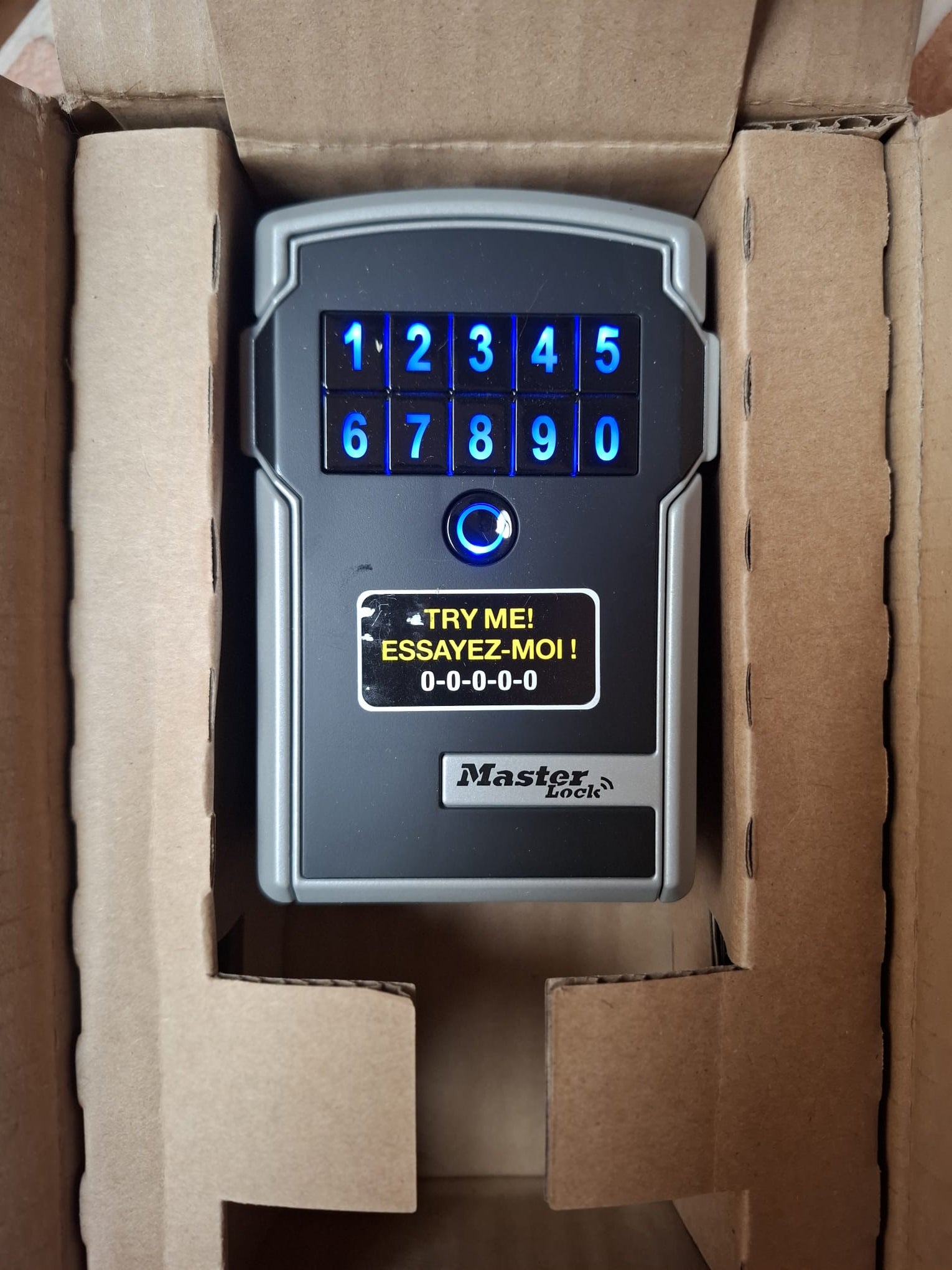Caseta Seif Smart Chei Bluetooth Master Lock 5441EURD Outdoor