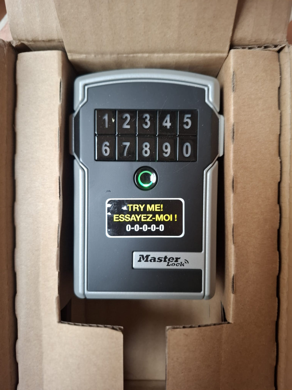 Caseta Seif Smart Chei Bluetooth Master Lock 5441EURD Outdoor