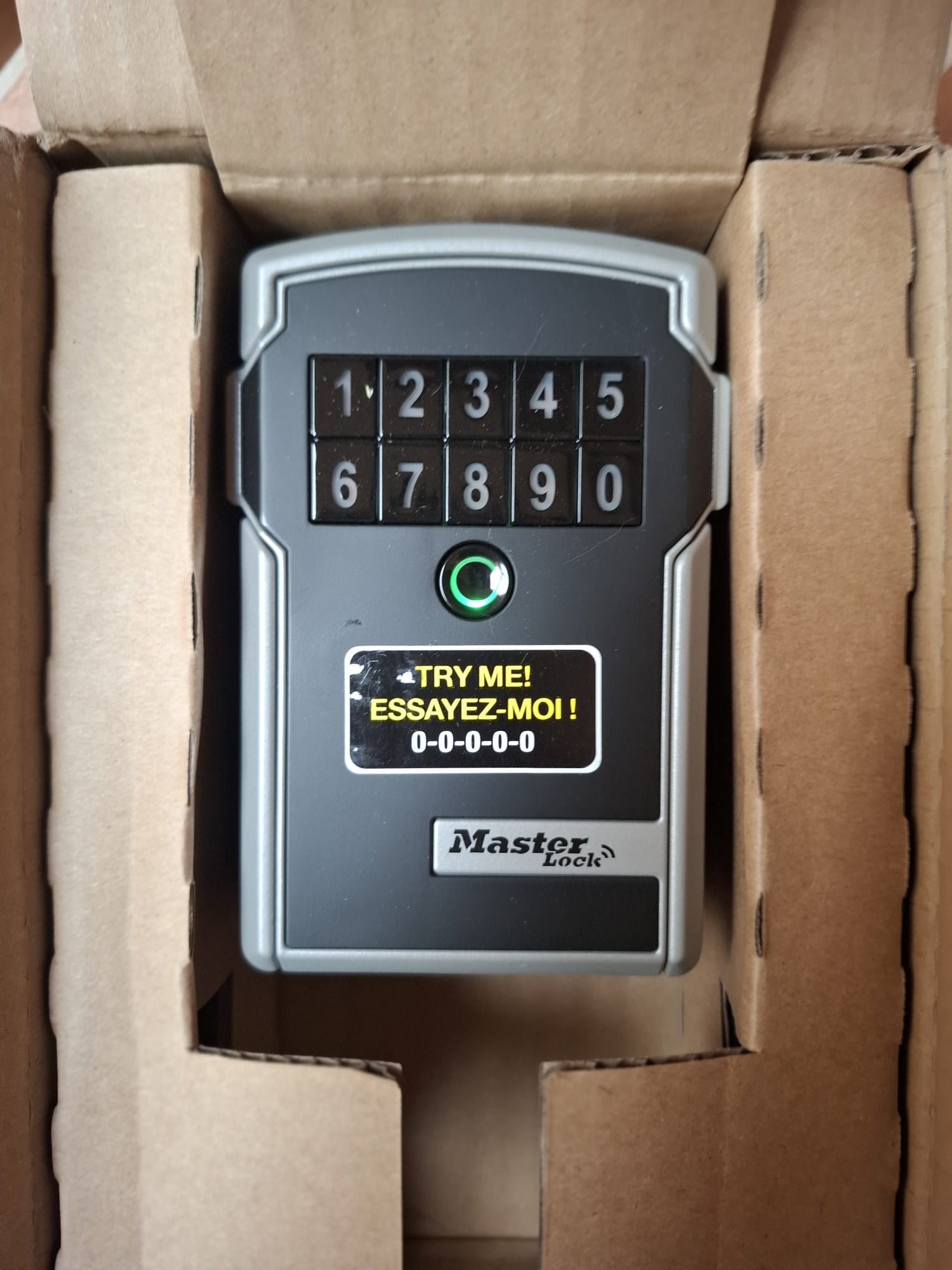 Caseta Seif Smart Chei Bluetooth Master Lock 5441EURD Outdoor