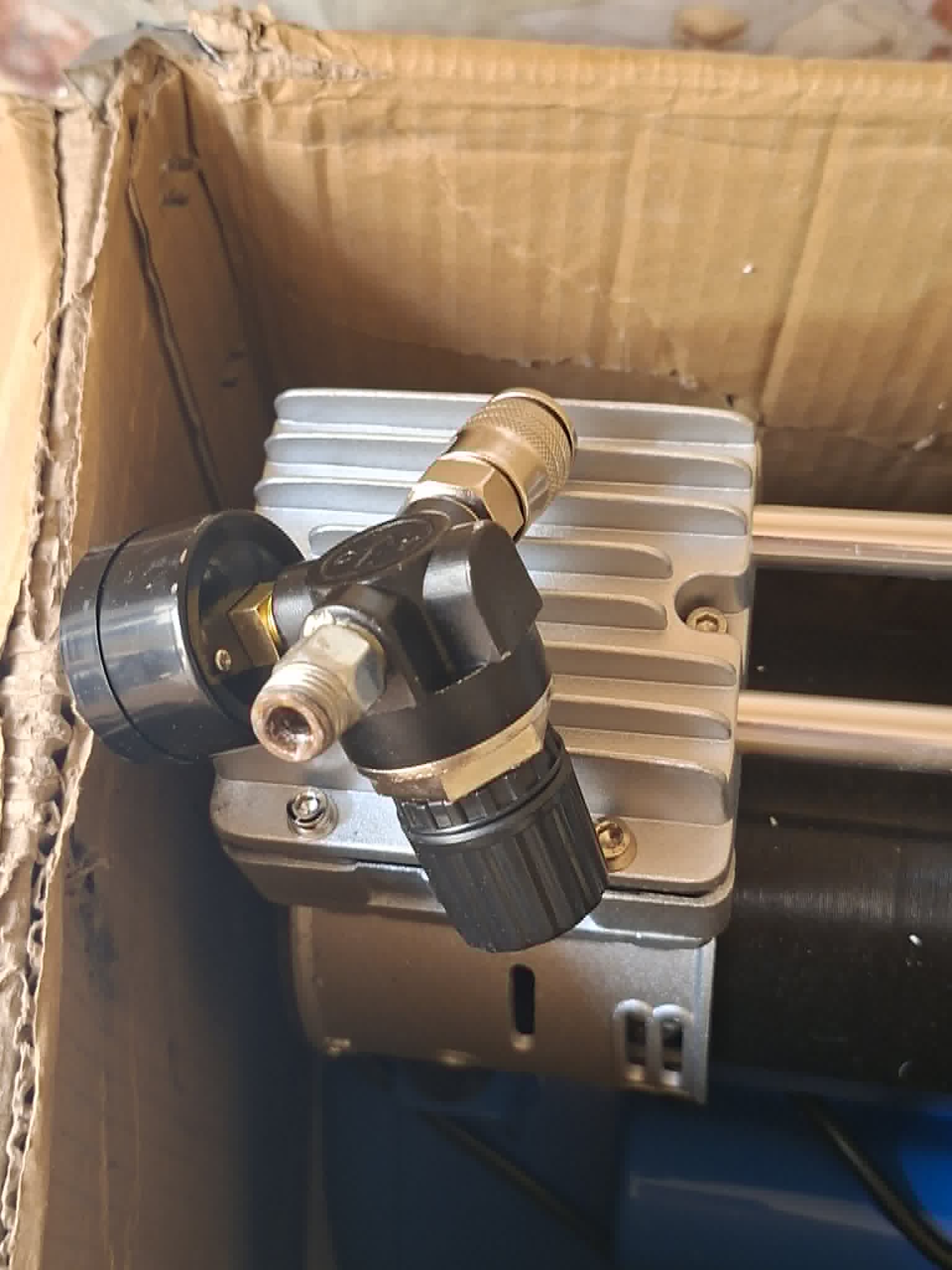Compresor ultra-silențios Güde Airpower 150/8/24 HEAVY NT, 24L, 8 bari